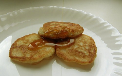 Постные оладьи с мёдом