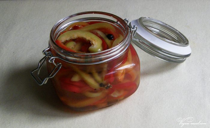 Маринованный сладкий перец
