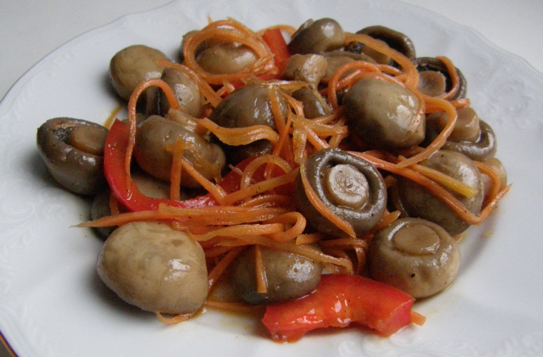 Топ 10 лучших салатов с грибами - пошаговые рецепты