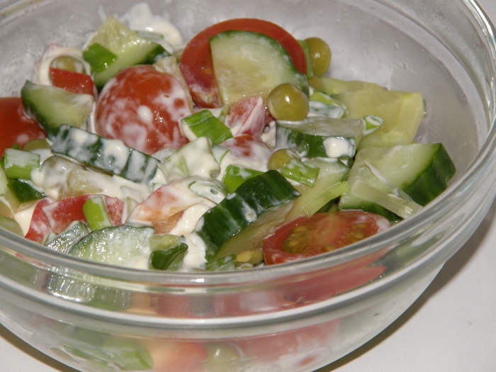 постный салат из овощей горошка и майонеза