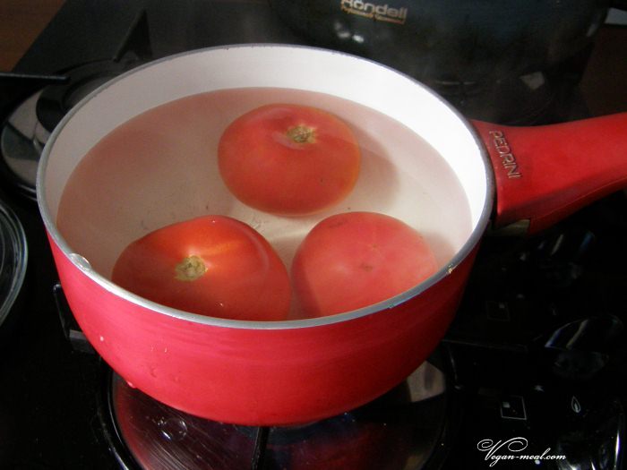 помидоры бланшировать 1 минуту